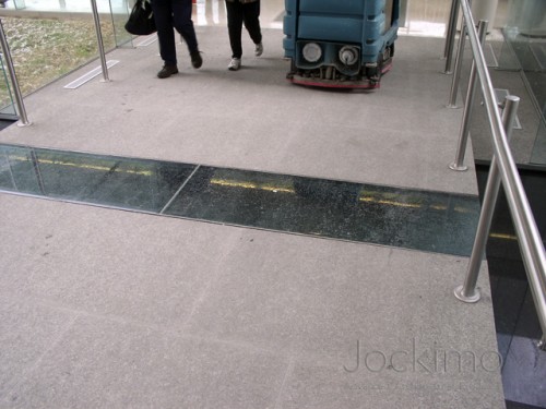 jockimo clevelandclinic glassflooring 2